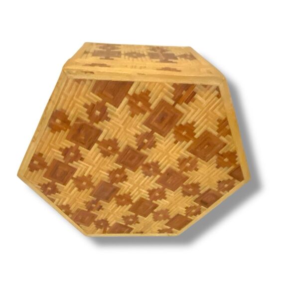 Vtg Chinese Bamboo Straw Rattan Hand Made Trinket Boxes Hexagonal Pair Nesting - Picture 11 of 16